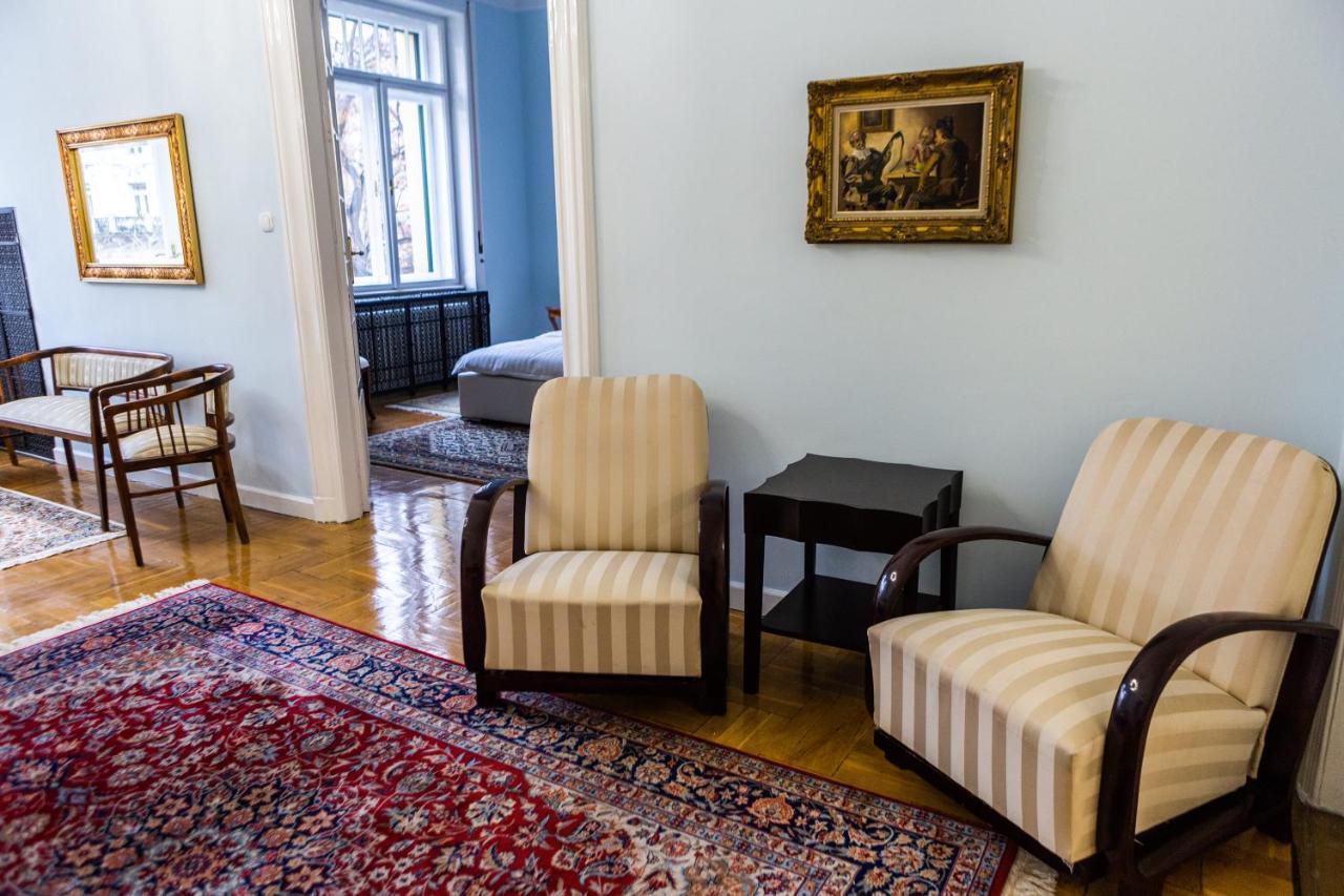 Luxury Downtown 3 Bedroom Apartment By Synagoge With Beautiful View Budapest Bagian luar foto
