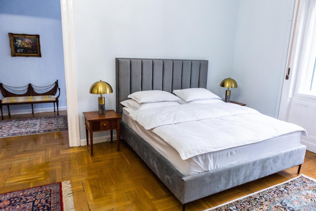 Luxury Downtown 3 Bedroom Apartment By Synagoge With Beautiful View Budapest Bagian luar foto