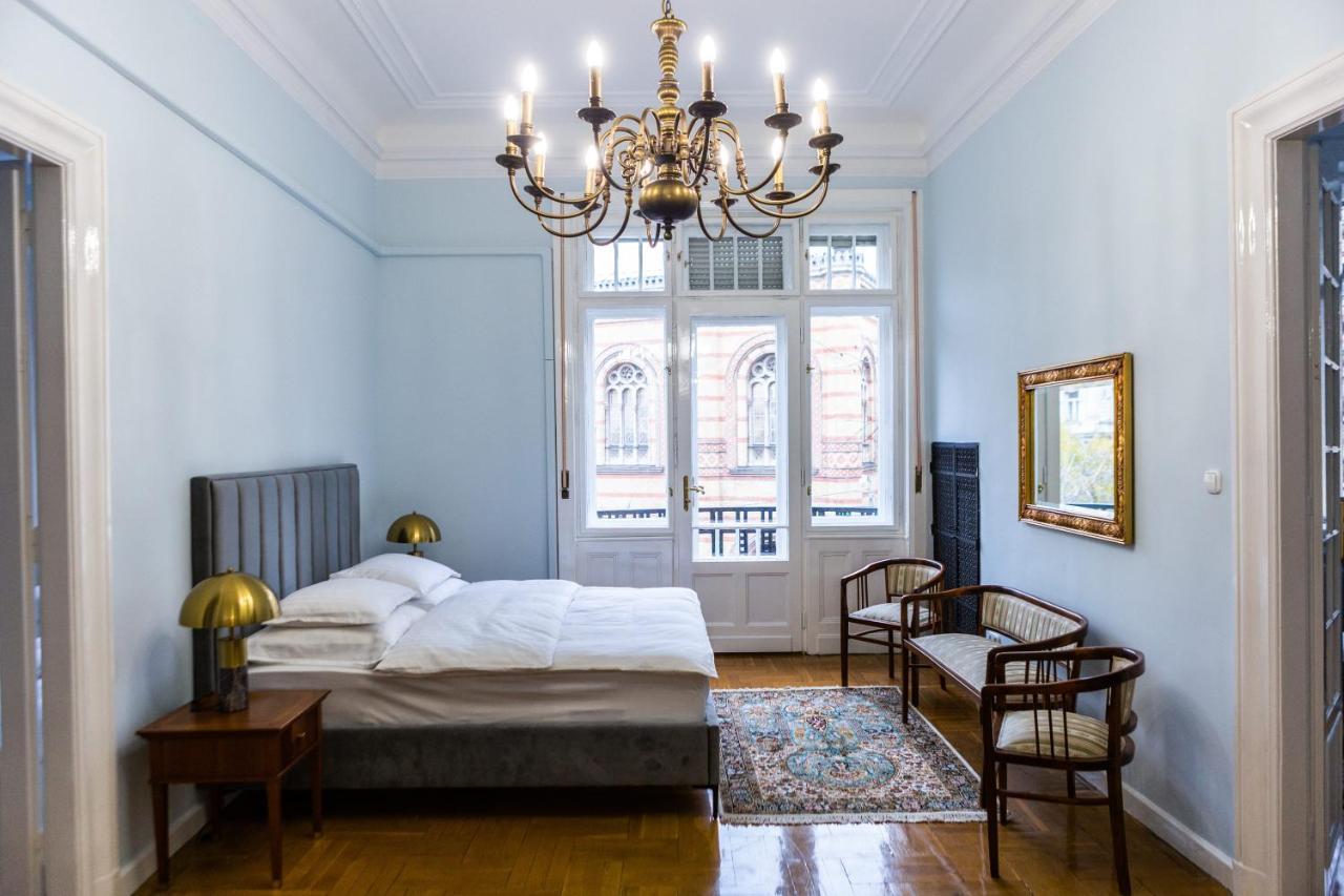 Luxury Downtown 3 Bedroom Apartment By Synagoge With Beautiful View Budapest Bagian luar foto
