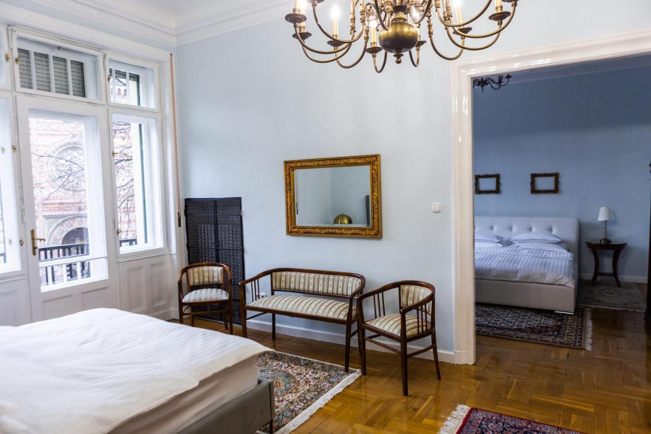 Luxury Downtown 3 Bedroom Apartment By Synagoge With Beautiful View Budapest Bagian luar foto