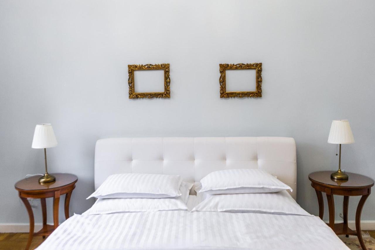 Luxury Downtown 3 Bedroom Apartment By Synagoge With Beautiful View Budapest Bagian luar foto