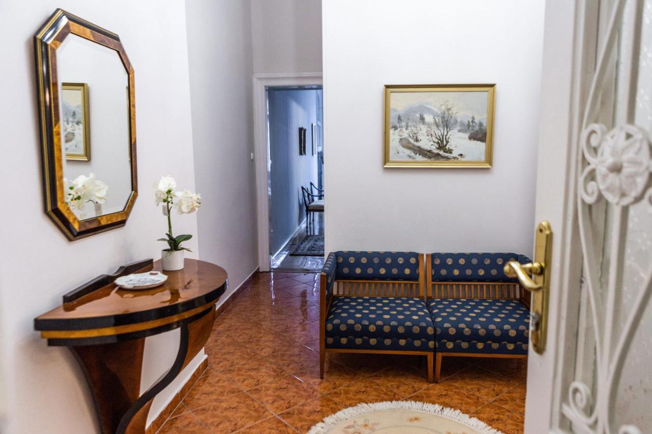 Luxury Downtown 3 Bedroom Apartment By Synagoge With Beautiful View Budapest Bagian luar foto