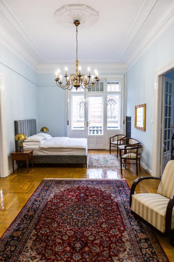 Luxury Downtown 3 Bedroom Apartment By Synagoge With Beautiful View Budapest Bagian luar foto