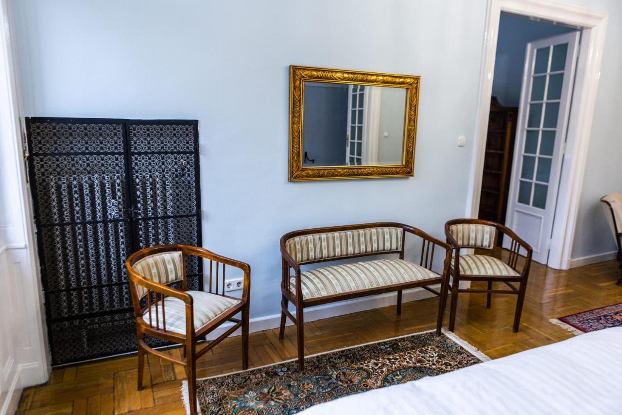 Luxury Downtown 3 Bedroom Apartment By Synagoge With Beautiful View Budapest Bagian luar foto