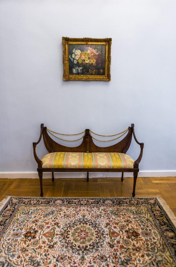 Luxury Downtown 3 Bedroom Apartment By Synagoge With Beautiful View Budapest Bagian luar foto