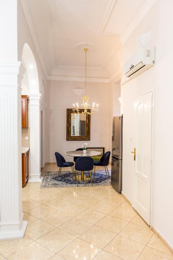 Luxury Downtown 3 Bedroom Apartment By Synagoge With Beautiful View Budapest Bagian luar foto