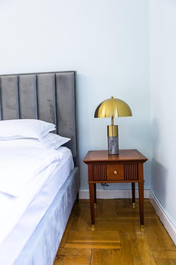 Luxury Downtown 3 Bedroom Apartment By Synagoge With Beautiful View Budapest Bagian luar foto