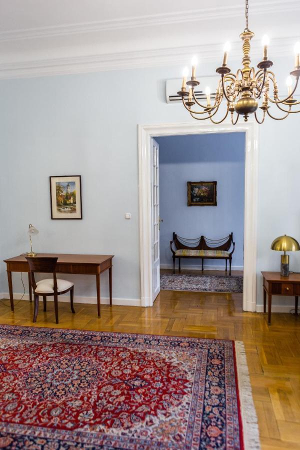 Luxury Downtown 3 Bedroom Apartment By Synagoge With Beautiful View Budapest Bagian luar foto