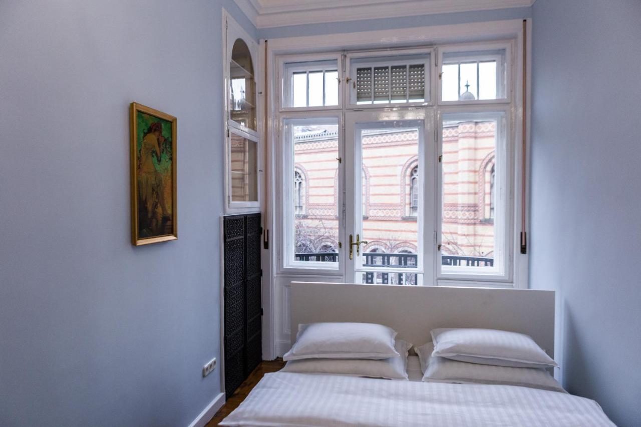 Luxury Downtown 3 Bedroom Apartment By Synagoge With Beautiful View Budapest Bagian luar foto